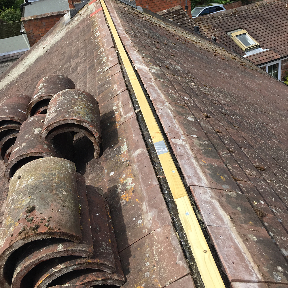 Roof tiles replacement